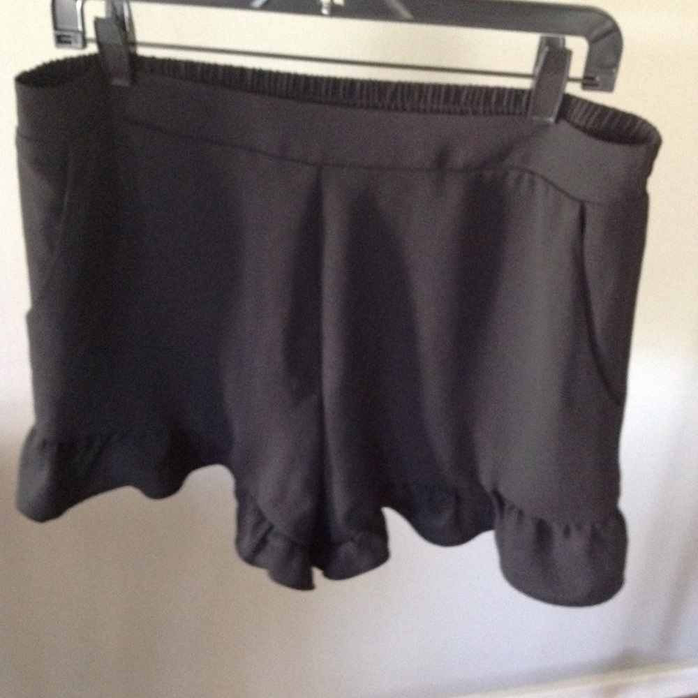 BCBGMAXAZRIA Black Shorts w/Ruffle